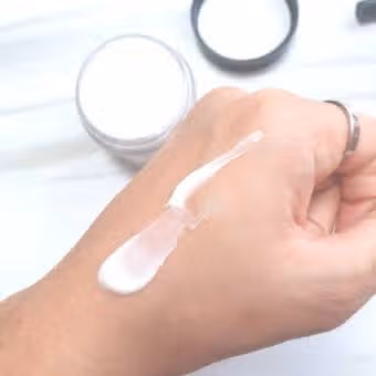바디크림 만으로도 풍부한 향을 즐길 수 있는 조말론 피오니
