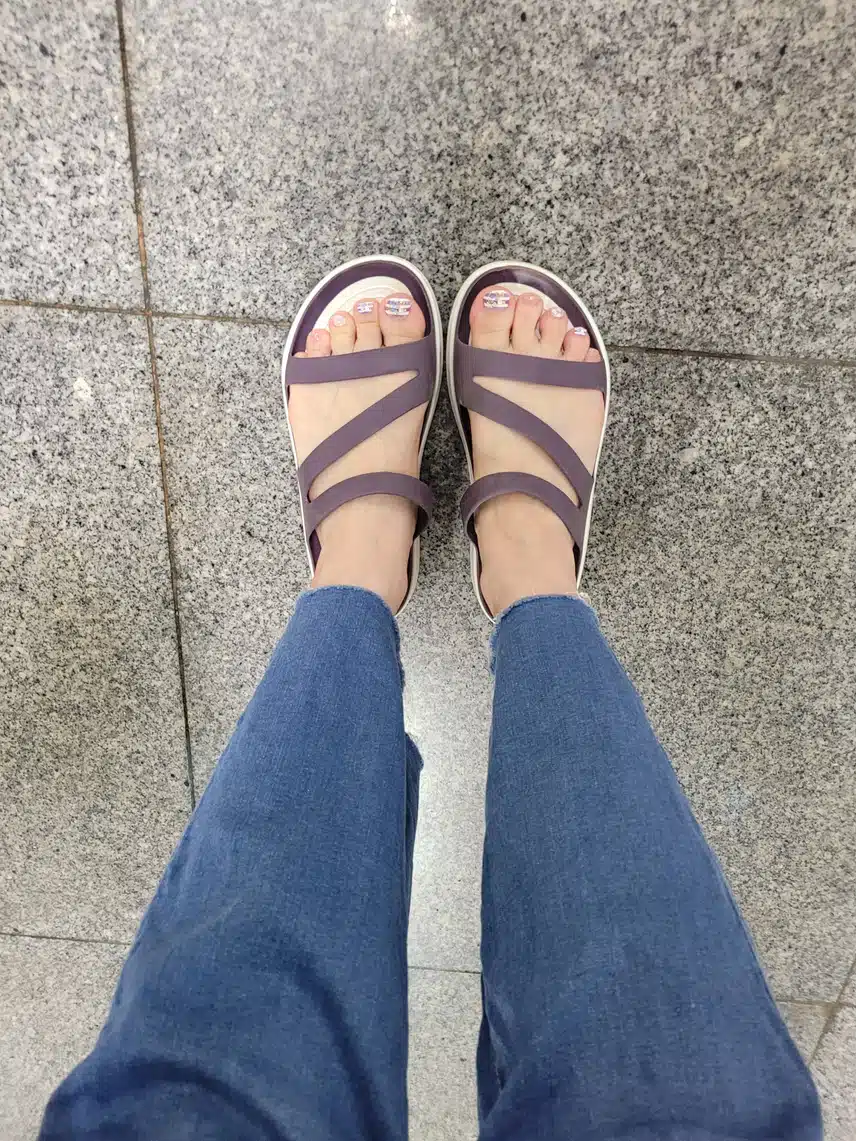 셀프 페디 붙여봤어요