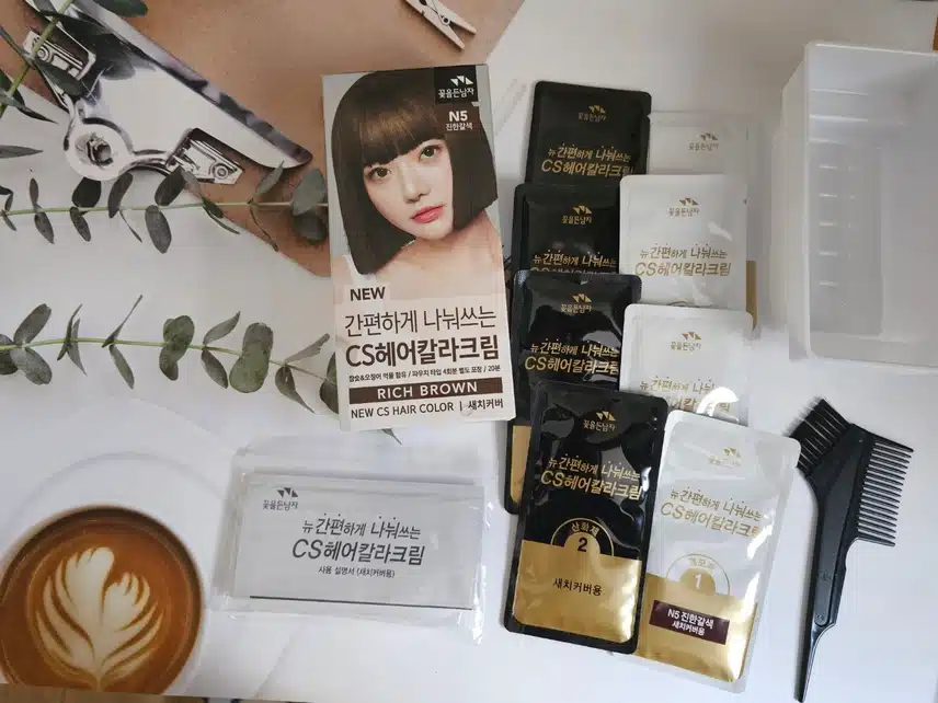 올리브영에서 구입한  꽃을든 남자 CS 헤어칼라크림  추천합니다. 