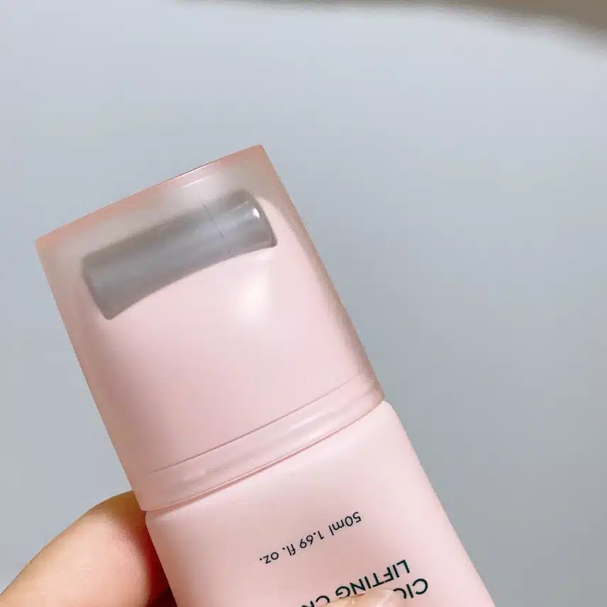 리프팅크림으로 쓱쓱~