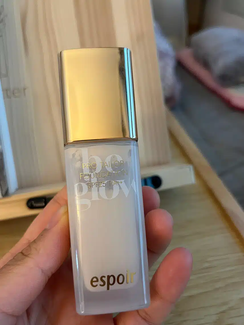 시간이 지나도 당김없이 촉촉한 파운데이션 