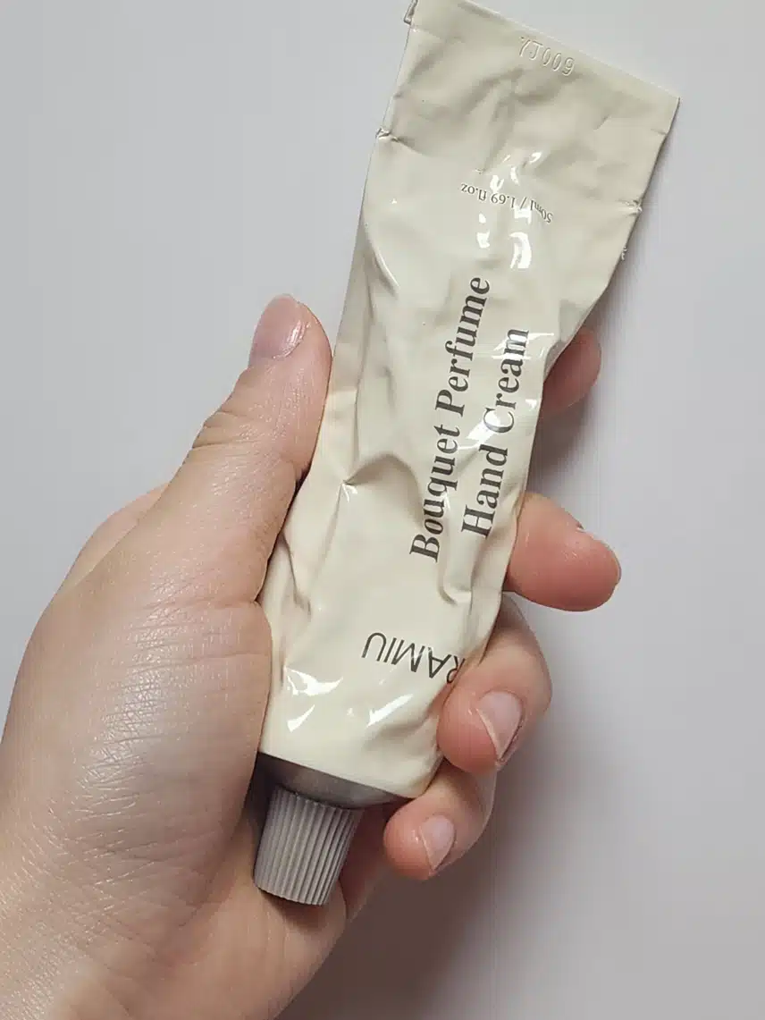 집안일 끝내고 핸드크림👋
