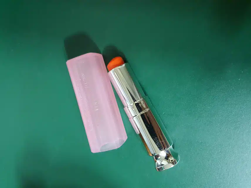 발색력과 지속력이 좋은 여름 립제품