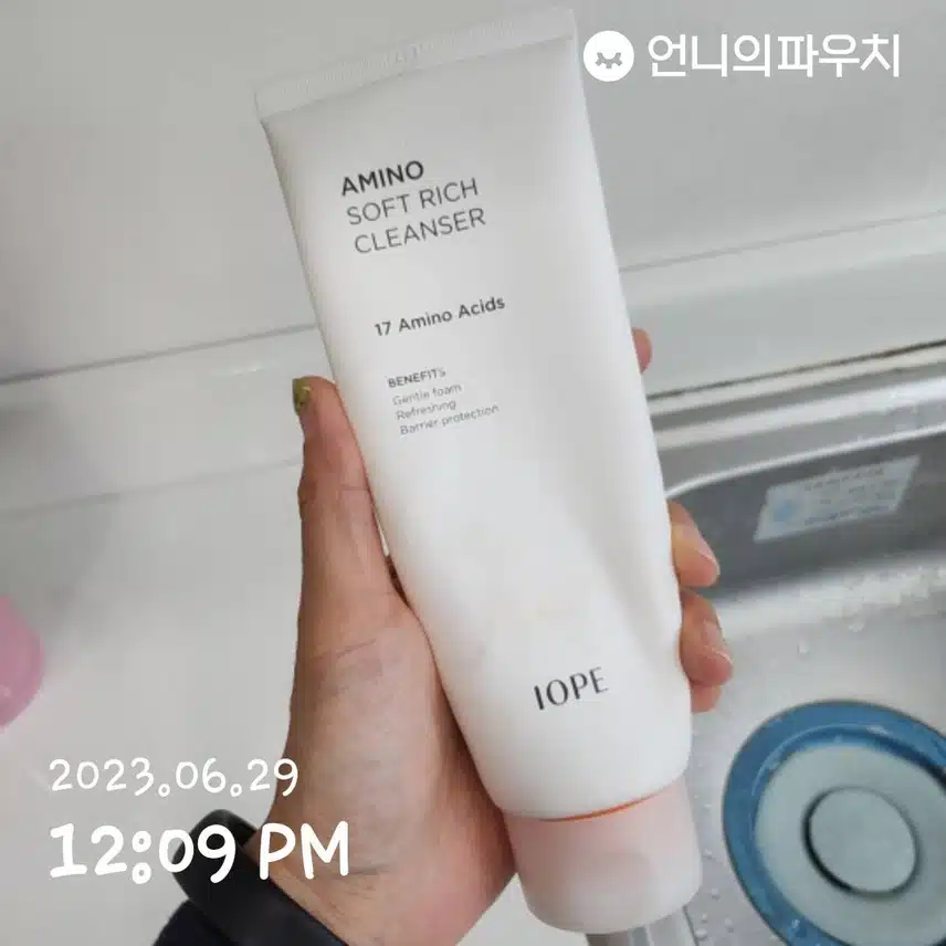 폼클렌징은 필수죠