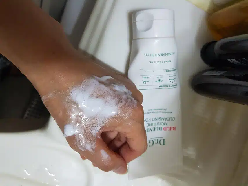 닥더지 크렌징 폼