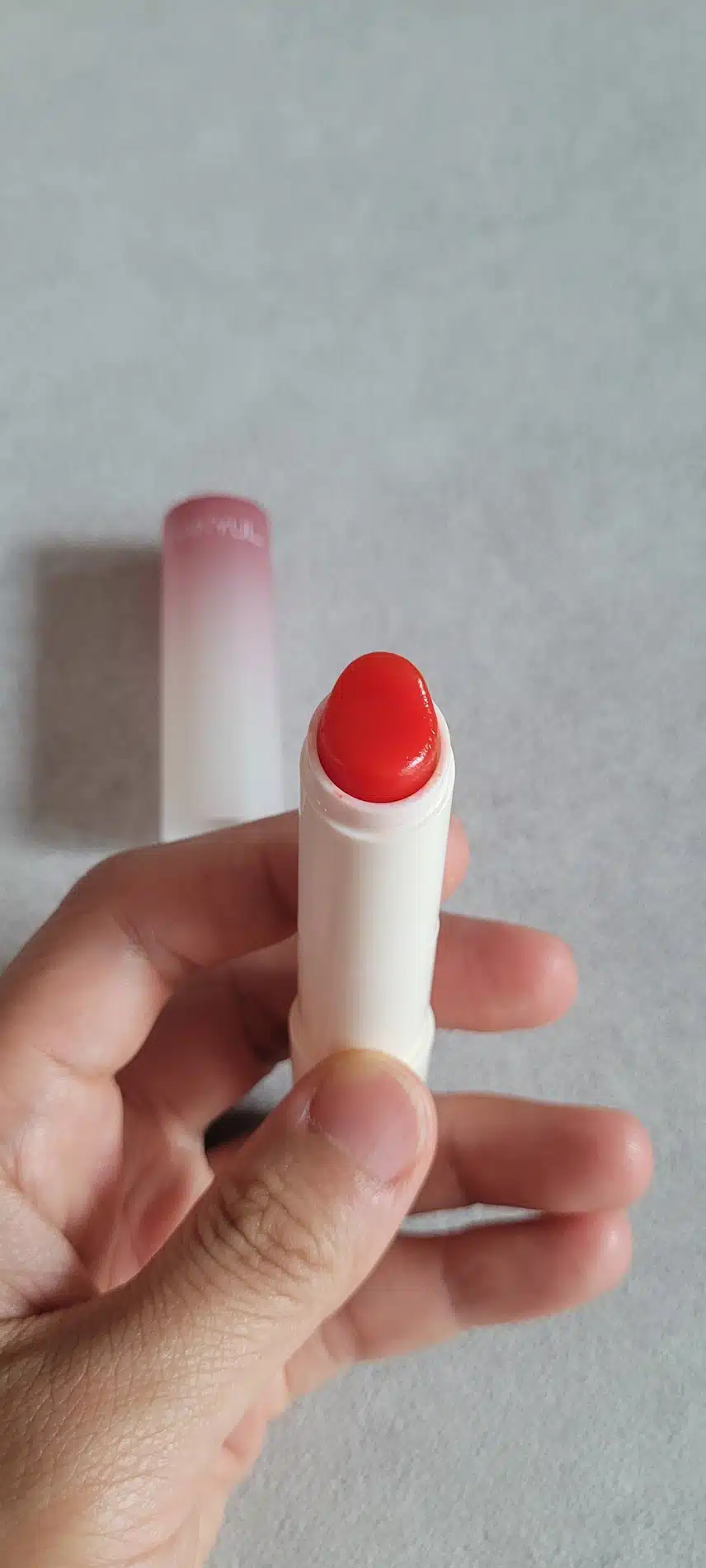 은은한 생기를 주는 한율 립밤