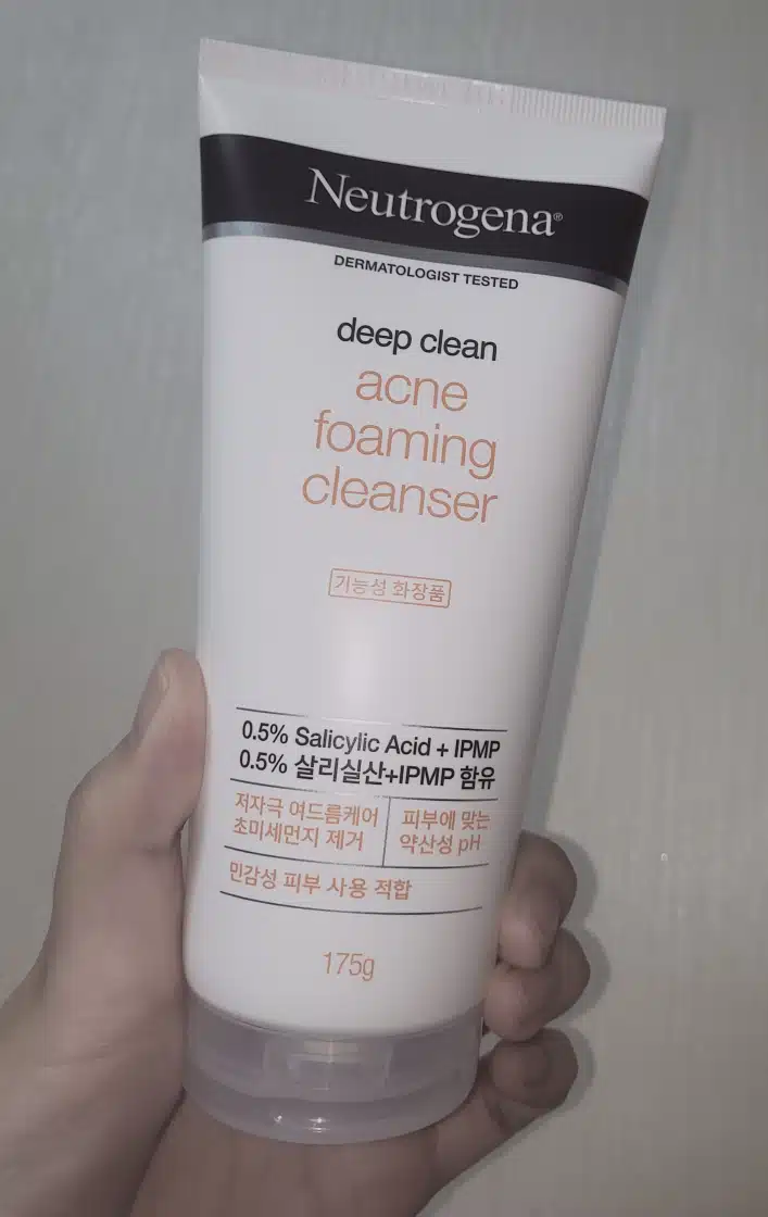 뉴트로지나 딥클린 아크네 포밍 클렌저 추천합니다