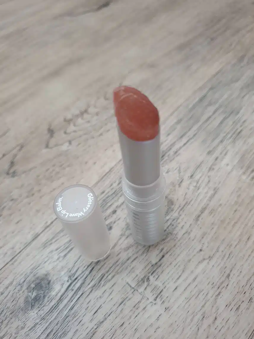 향기를 머금은 청순한 립밤을 원한다면