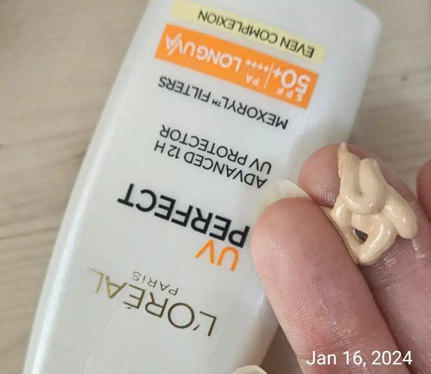 선크림 바르기