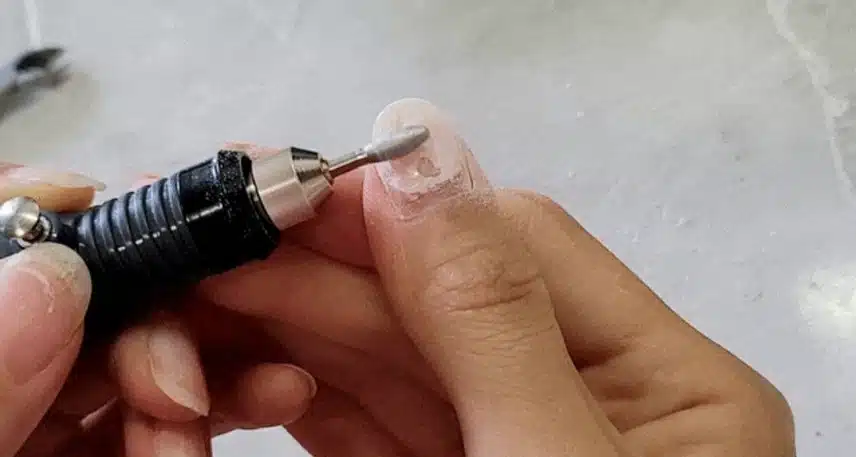 집에서 혼자 손쉽게 큐티클제거하고 영양제까지 관리하자