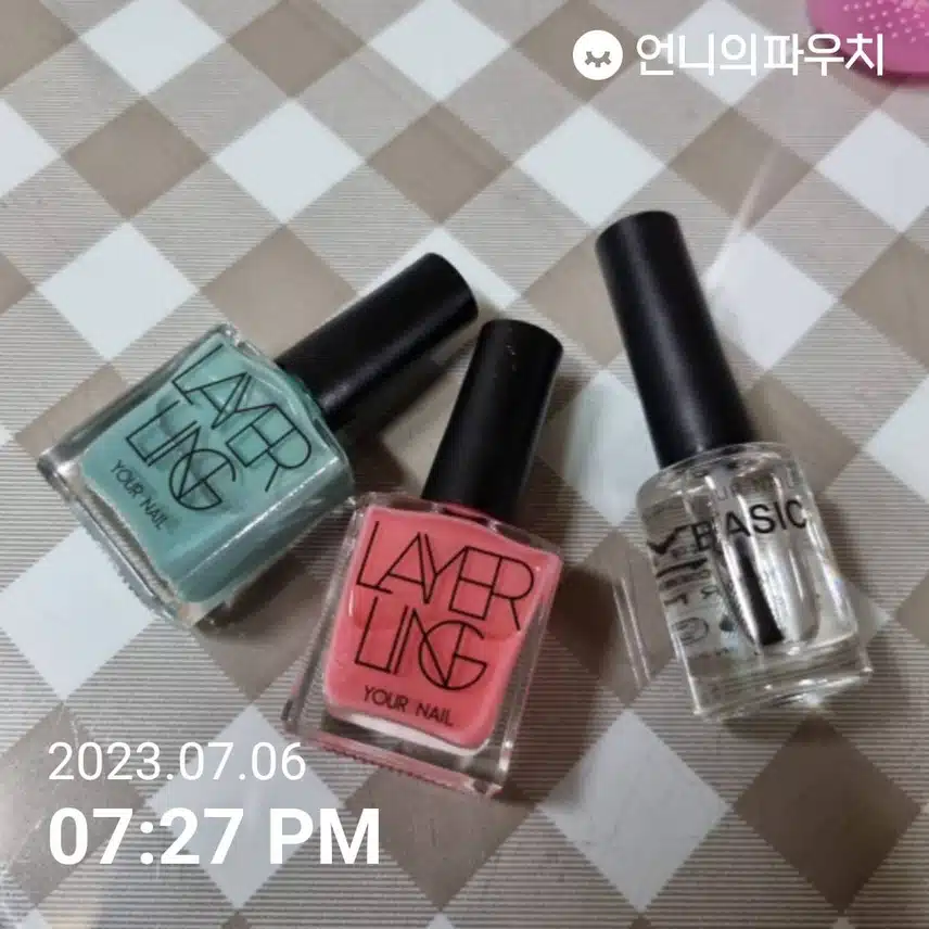 오랜만에 손톱을 파스텔톤으로 채워봅니다 ~^^♡