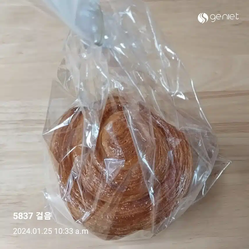 디저트에 뚜레쥬르에서 빵을 샀어요