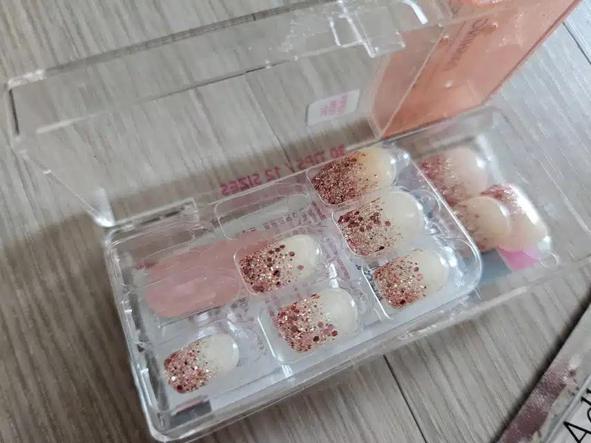 10분만에 간편한 네일 방법은 데싱디바
