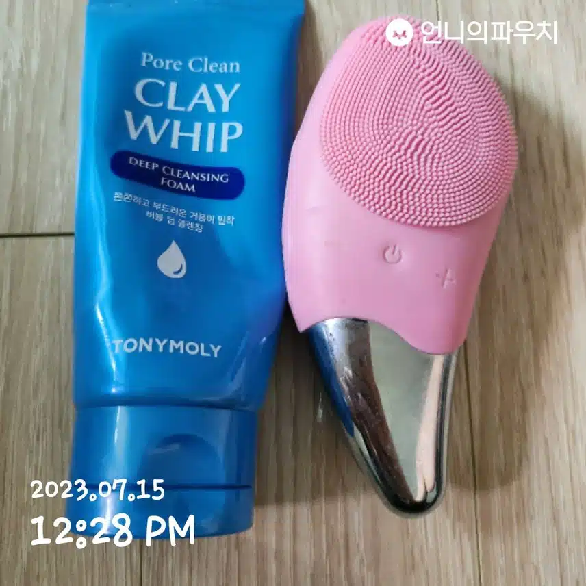 토니모리 모공쓱싹 클레이 휩 딥 클렌징폼