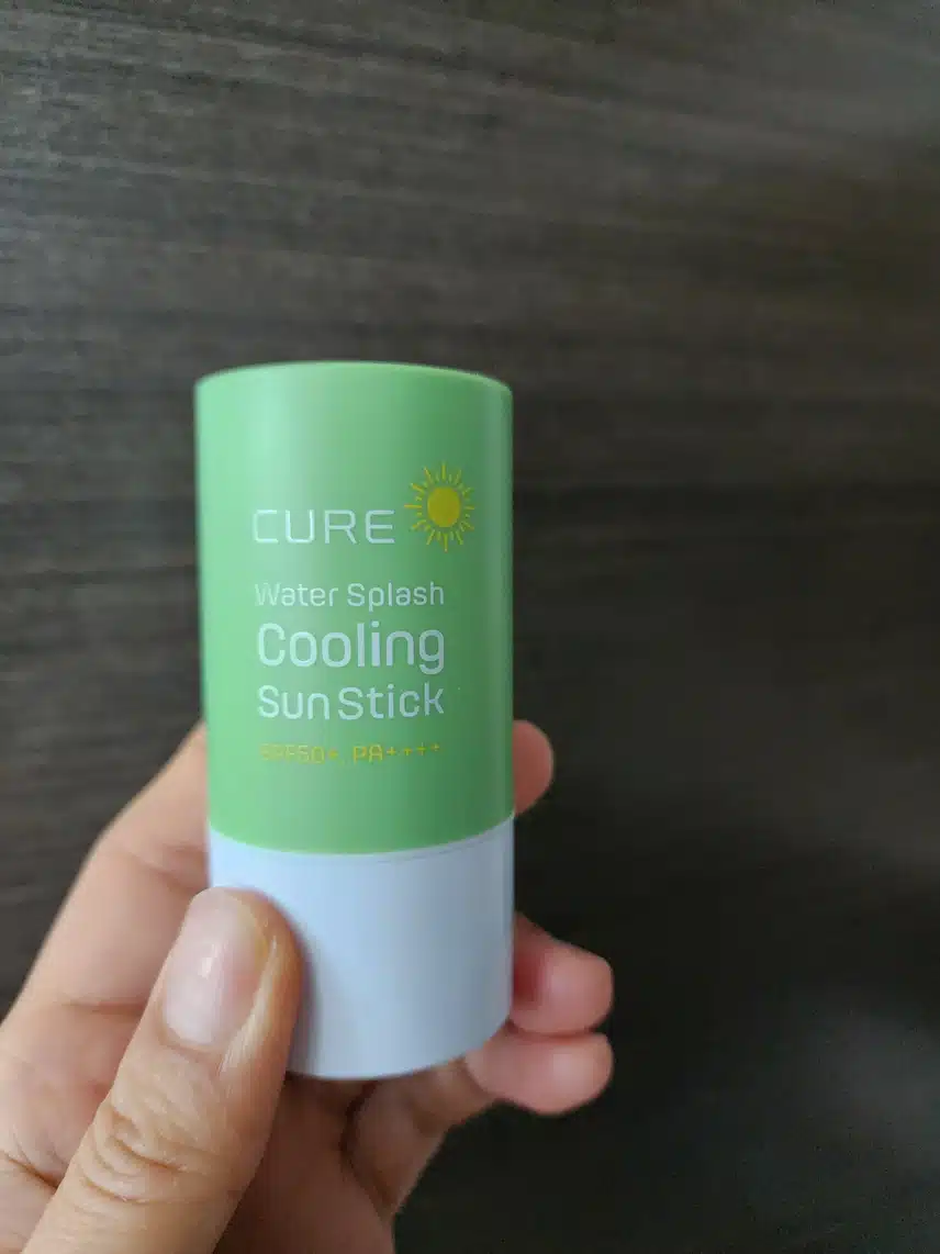 선스틱으로 꼼꼼하게-