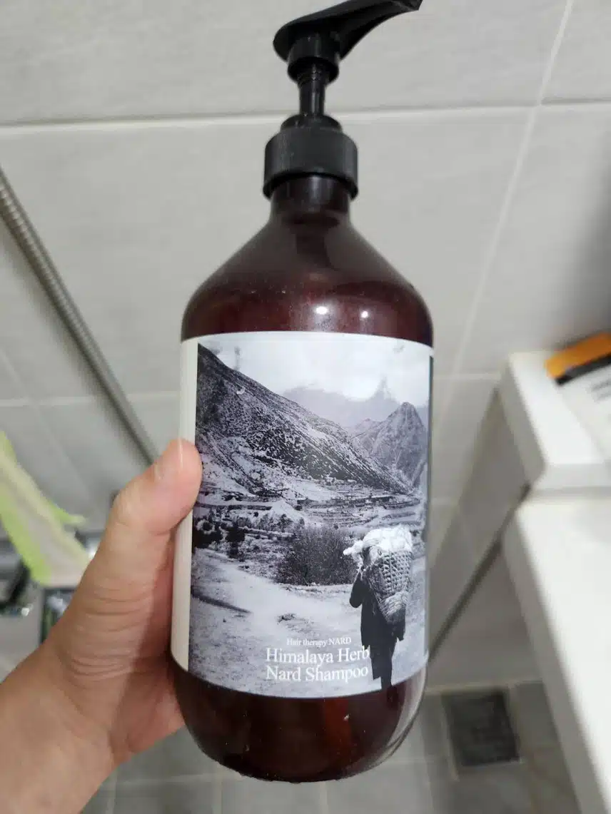히말라야 허브 샴푸로 헤어케어를~
