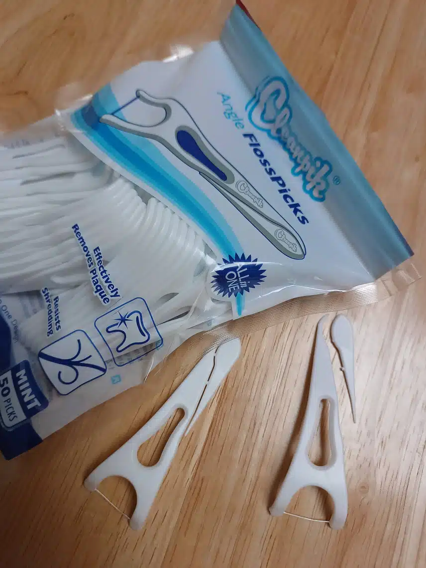 클린픽_치간치실과 치간칫솔