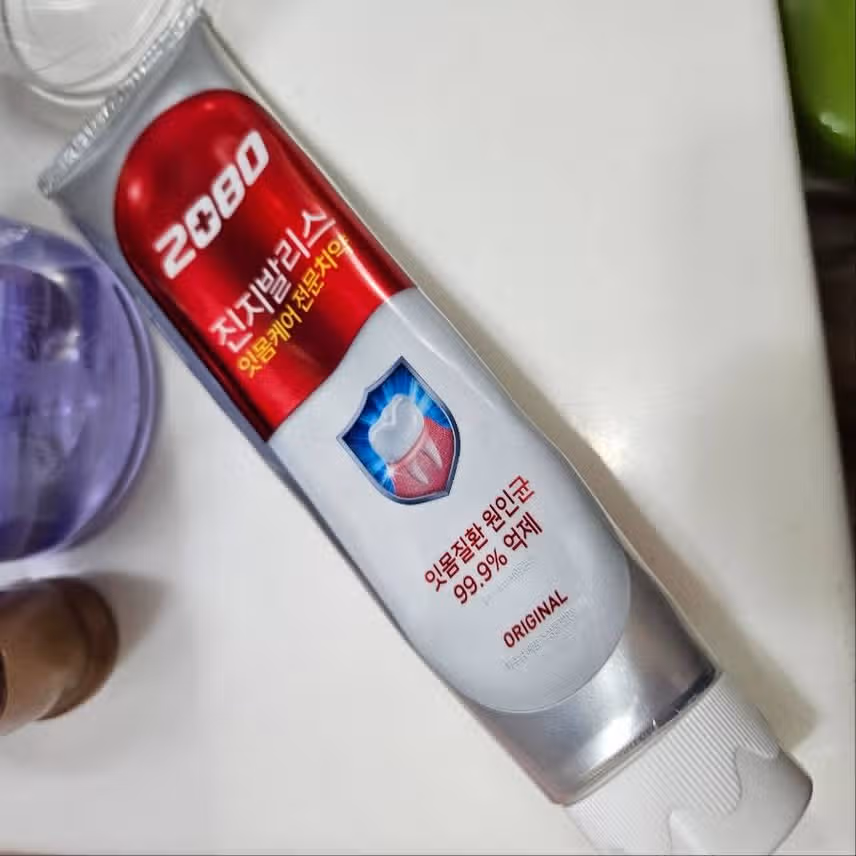 제가 몇년째 사용중인 치약.