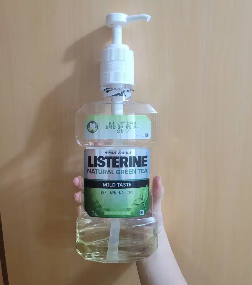 제 구강케어템 치실이랑 가글입니다
