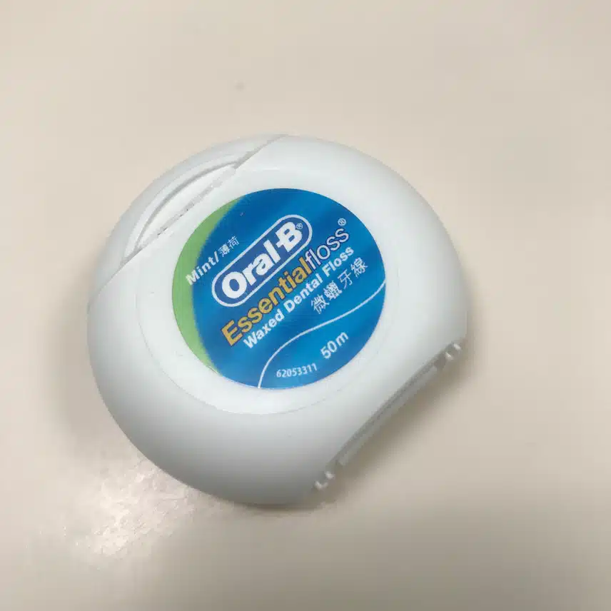 오랄비 에센셜 치실