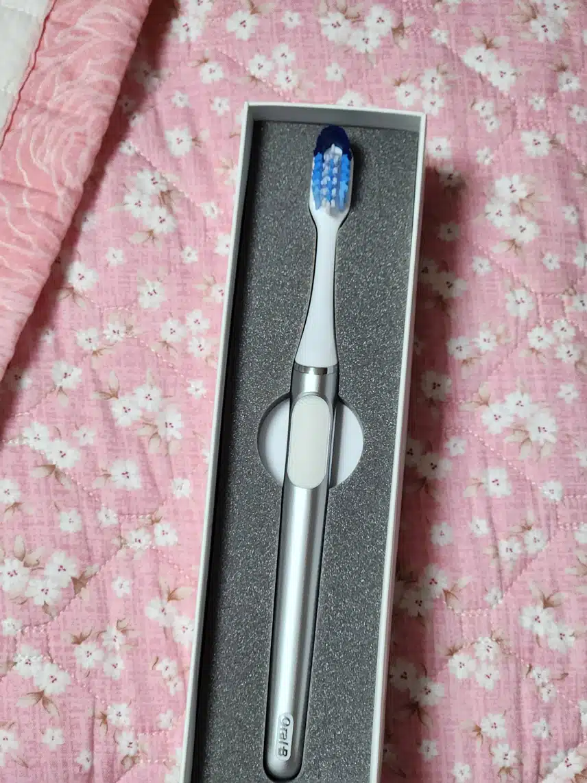 오랄비 클릭 전동칫솔