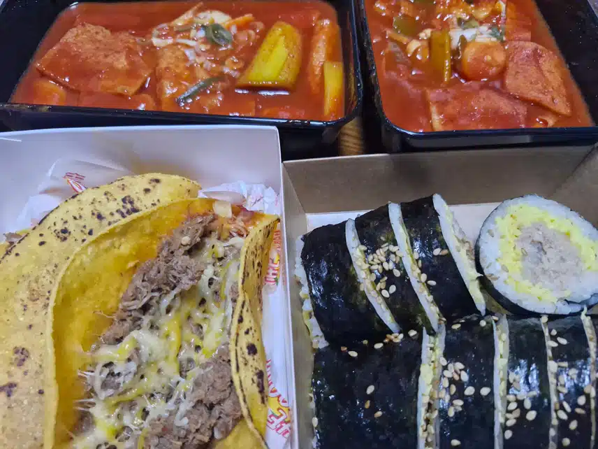 저녁은 푸드코트 털기