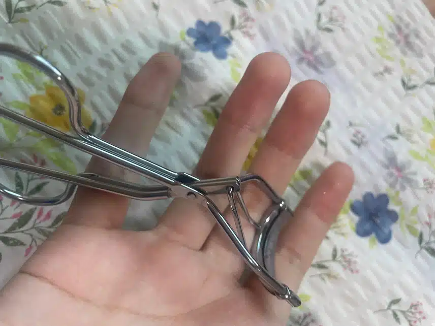 에뛰드 뷰러입니다!