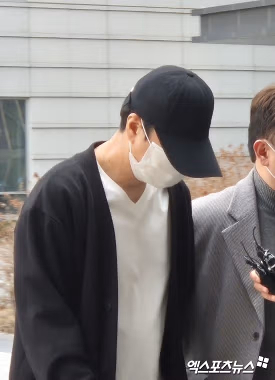 신화 신혜성 1심 징역 2년