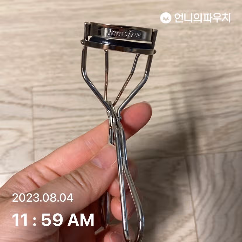 매끈하게 속눈썹을 올려줘요