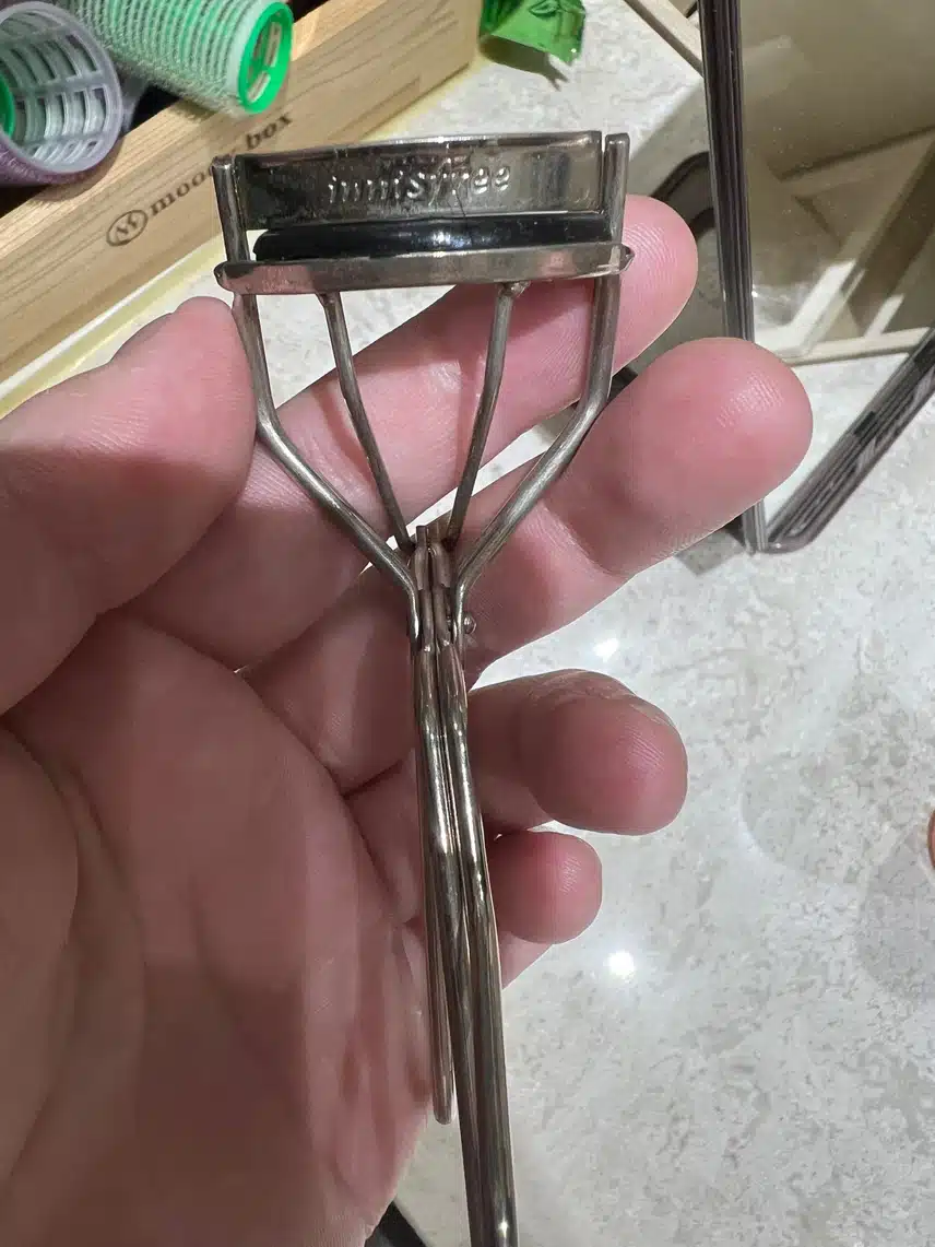 이니스프리 뷰러