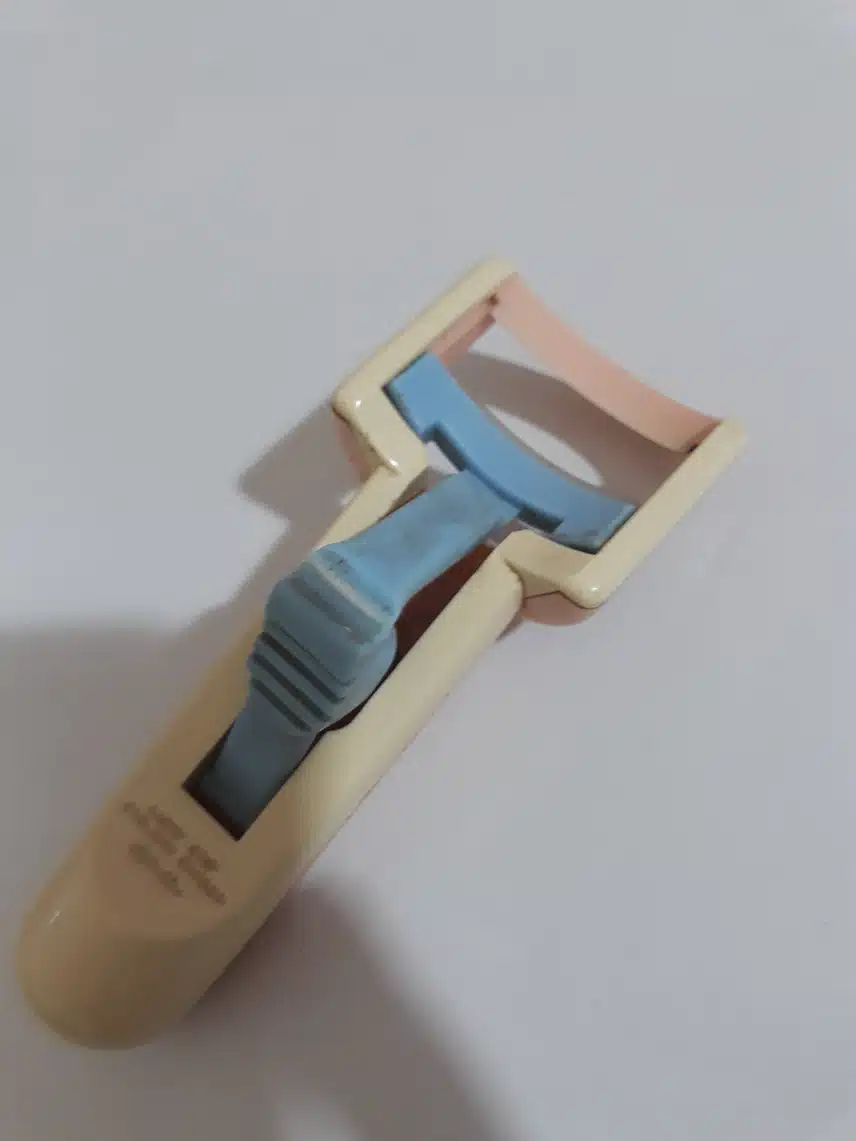 속눈썹 잘 잡는 뷰러