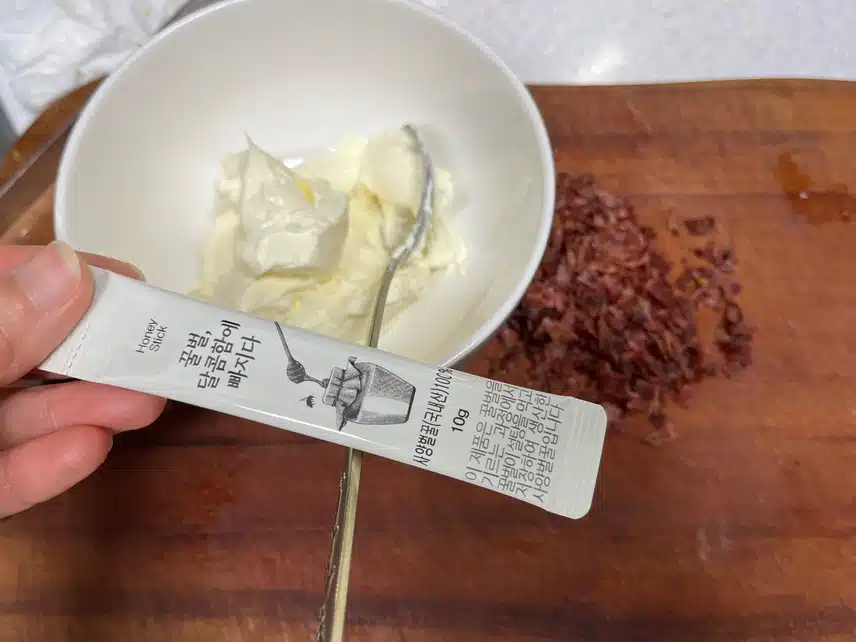 이 야밤에 왠 크림치즈…