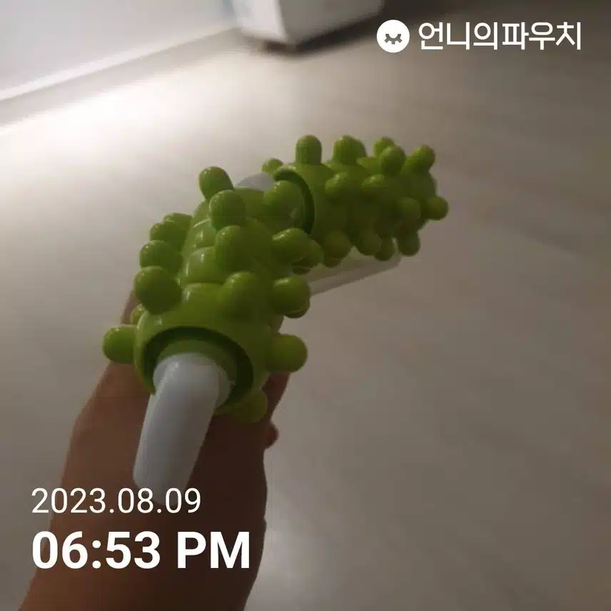 마사지 롤러예요.