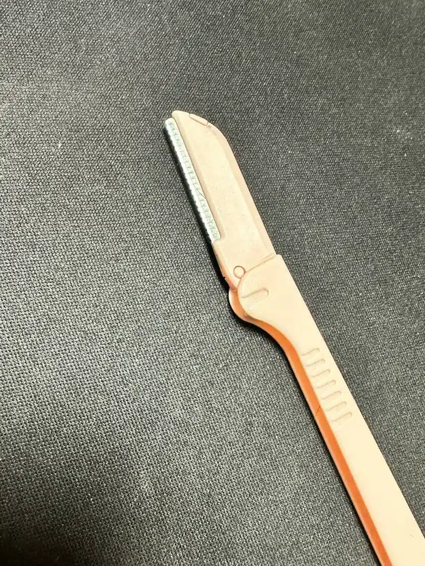 다이소 눈썹칼, 뷰티영 크림