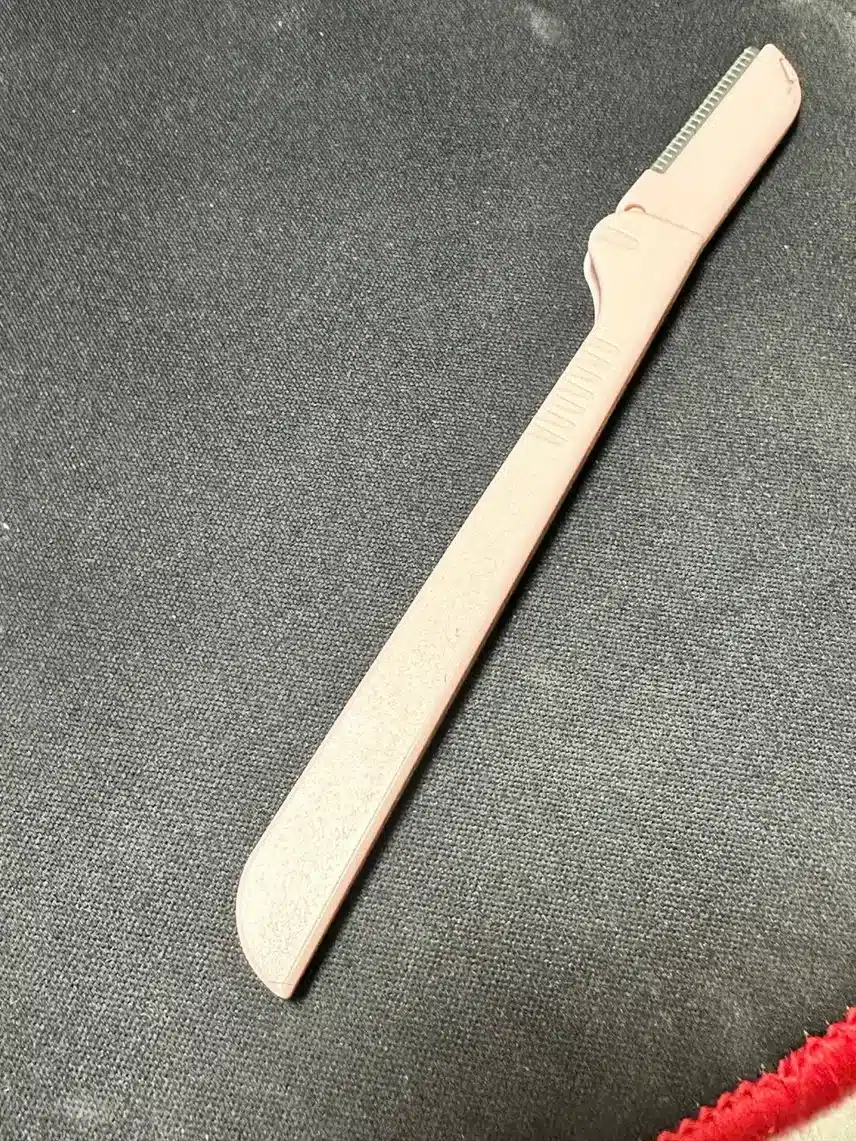 다이소 눈썹칼, 뷰티영 크림