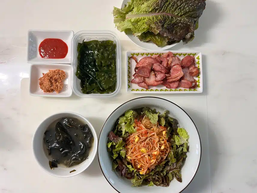 🥗저녁식사 단백한 콩나물 비빔밥에 훈제 목살