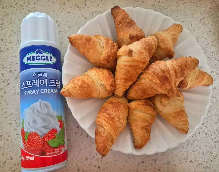 크림 가득해서 먹어봅니닷♡