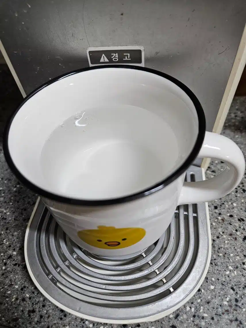 루틴 시작으로 물 마셨지요