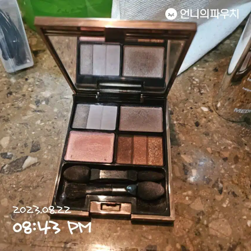 루나솔 쓰리 디멘셔널 아이즈 섀도우(02 소프트 베이지)