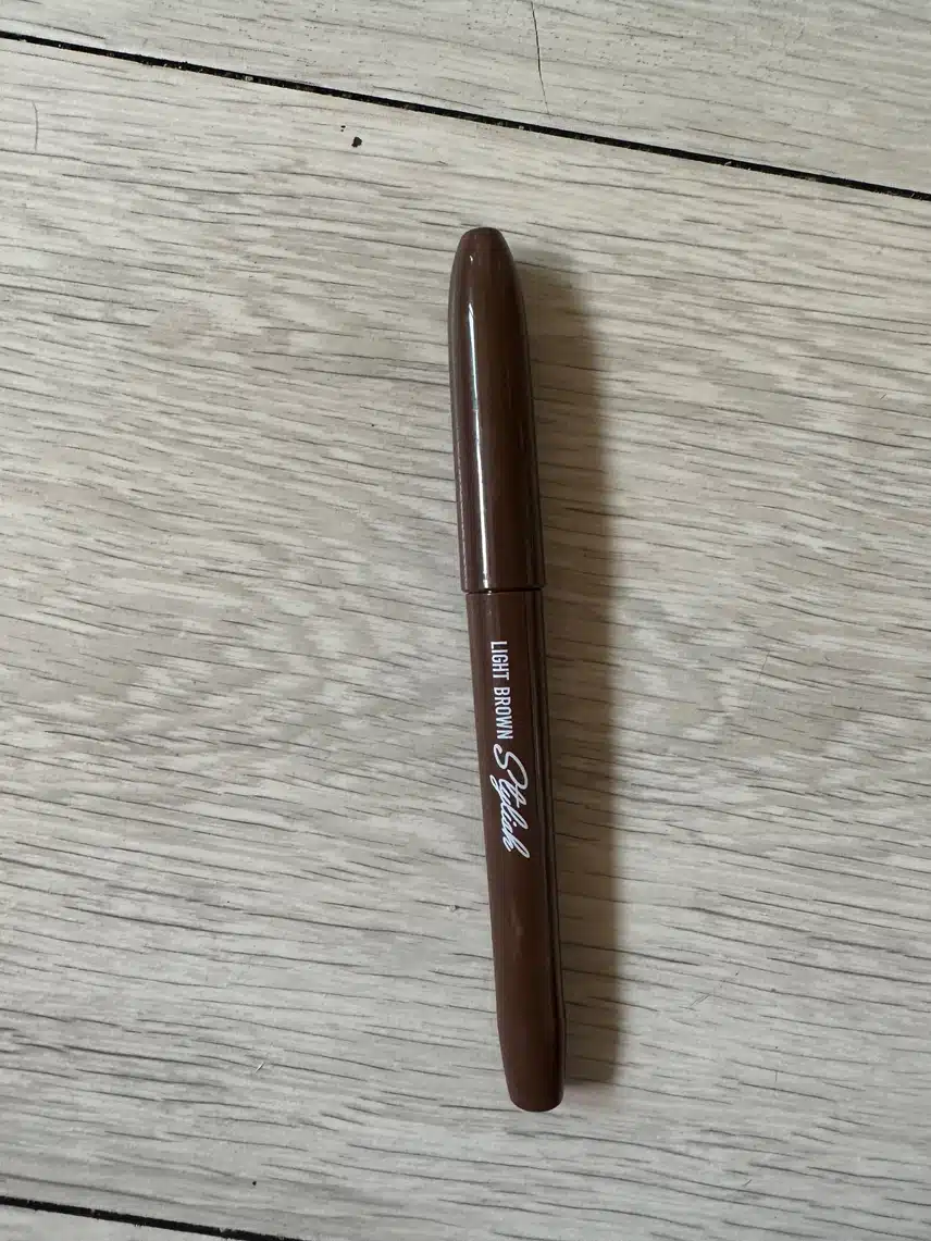 가을웜톤에 맞는 스타일리쉬붓펜 아이라이너 