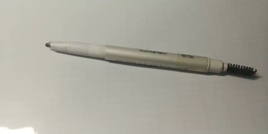 꾸준히 잘 사용하고 있는 아이브로우