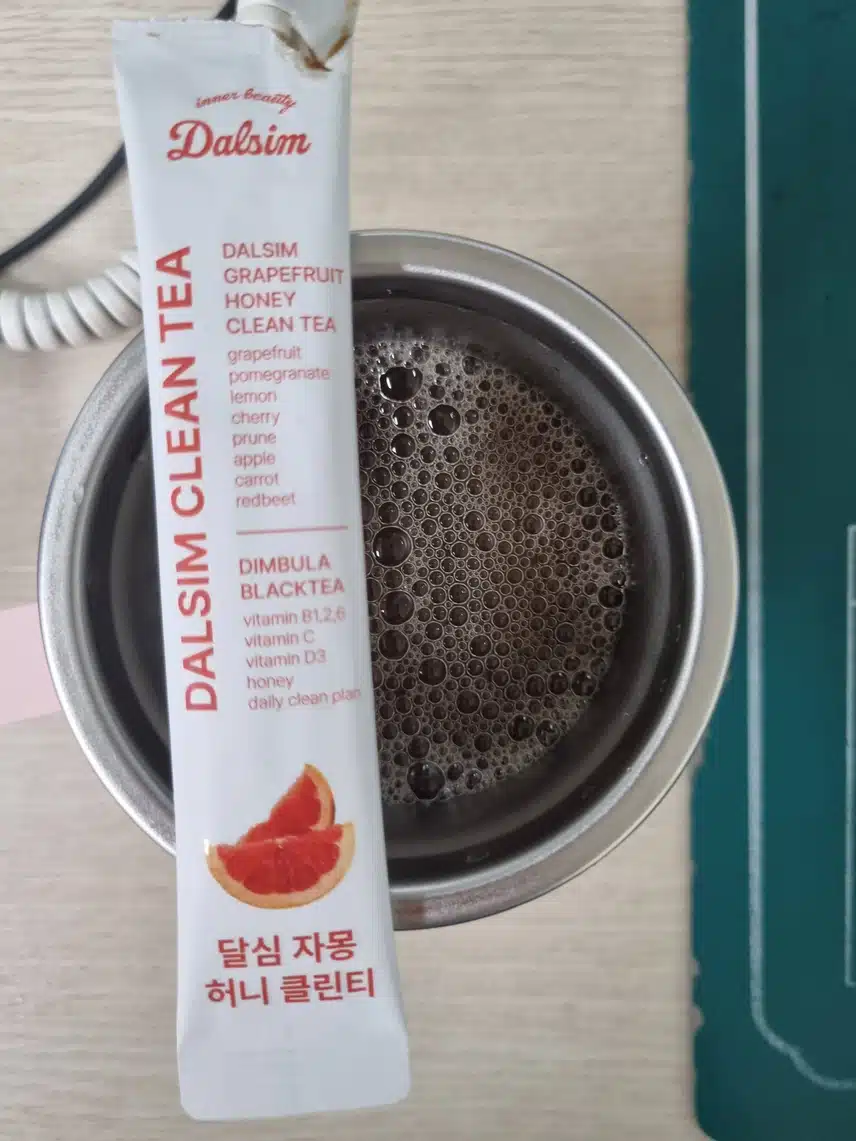 커피 대신 클렌즈 주스