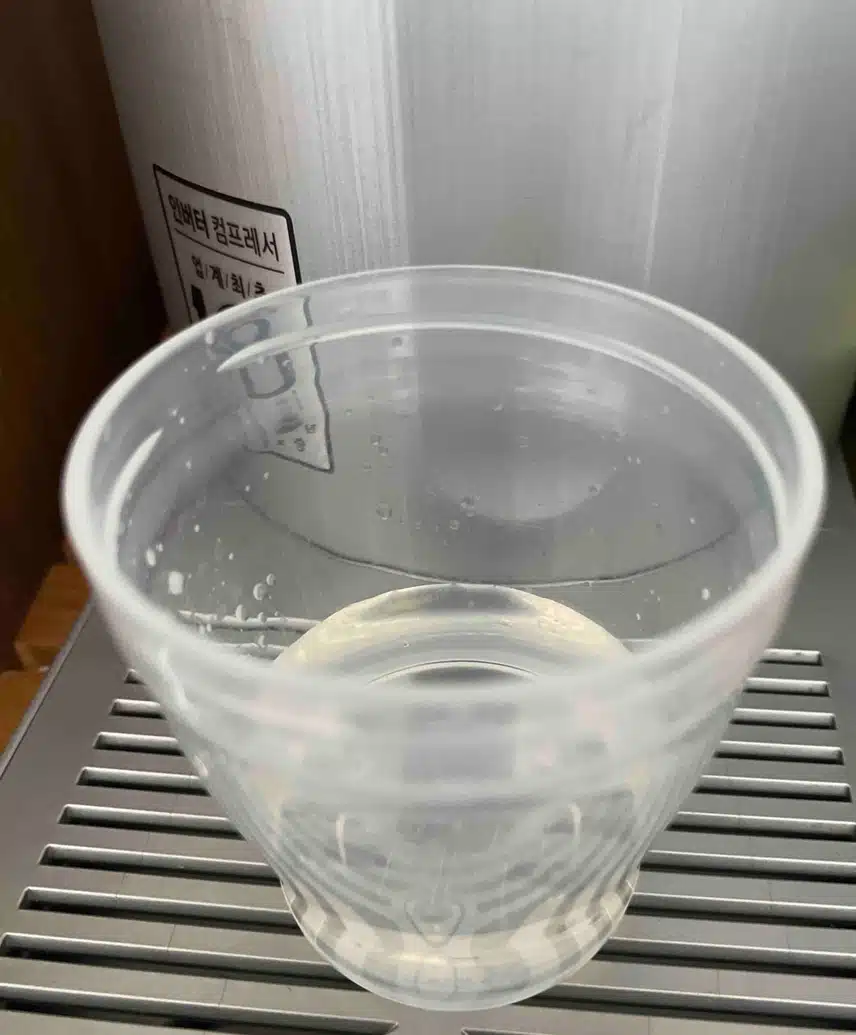 비오는날 물한잔 