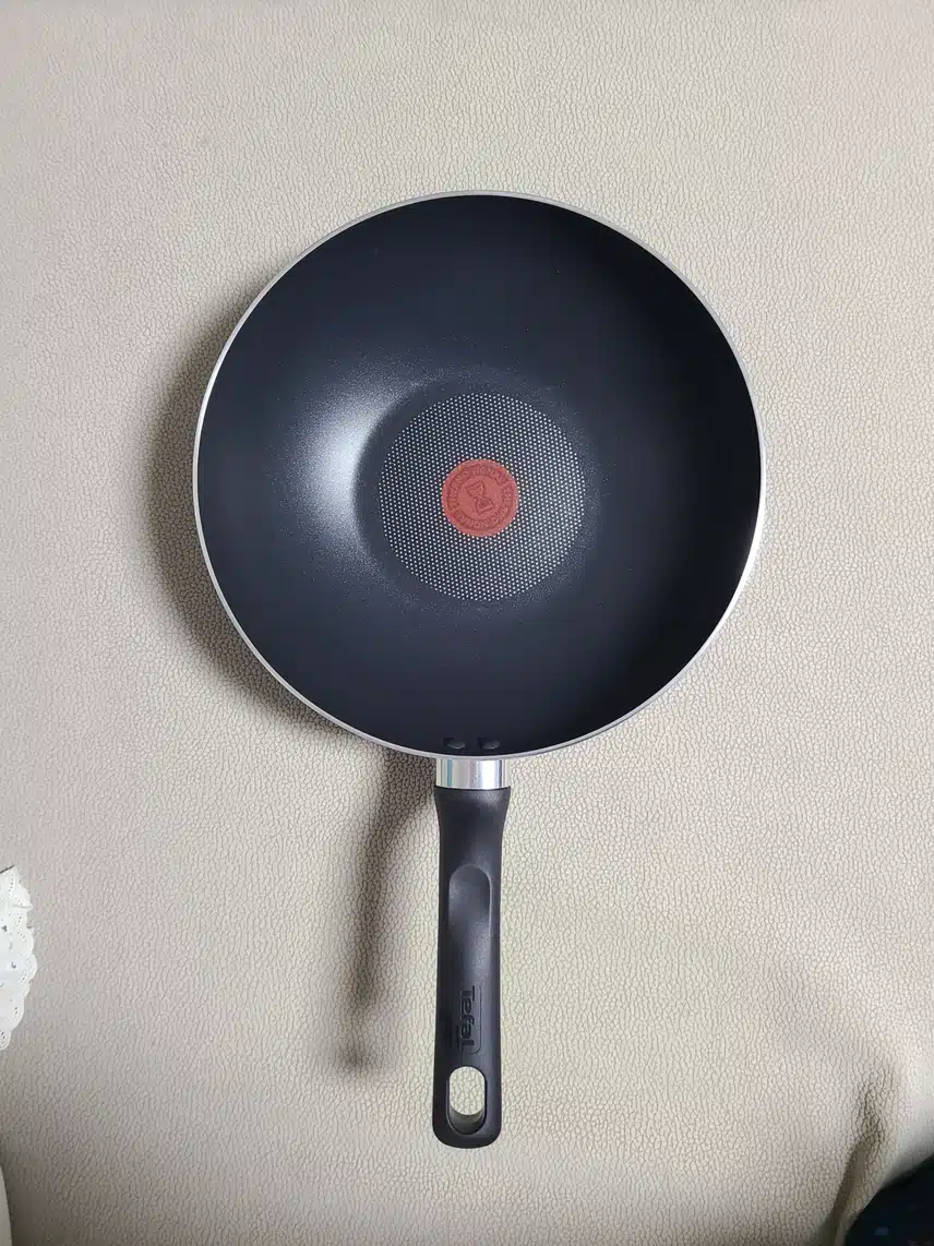 테팔 볶음팬 샀어요.