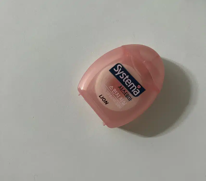 두꺼운 치실 추천드려요!