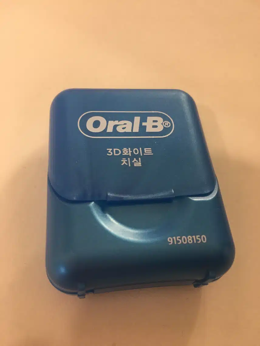 넓은 면이 좋은 치실-오랄비 3D 글라이드 화이트치실