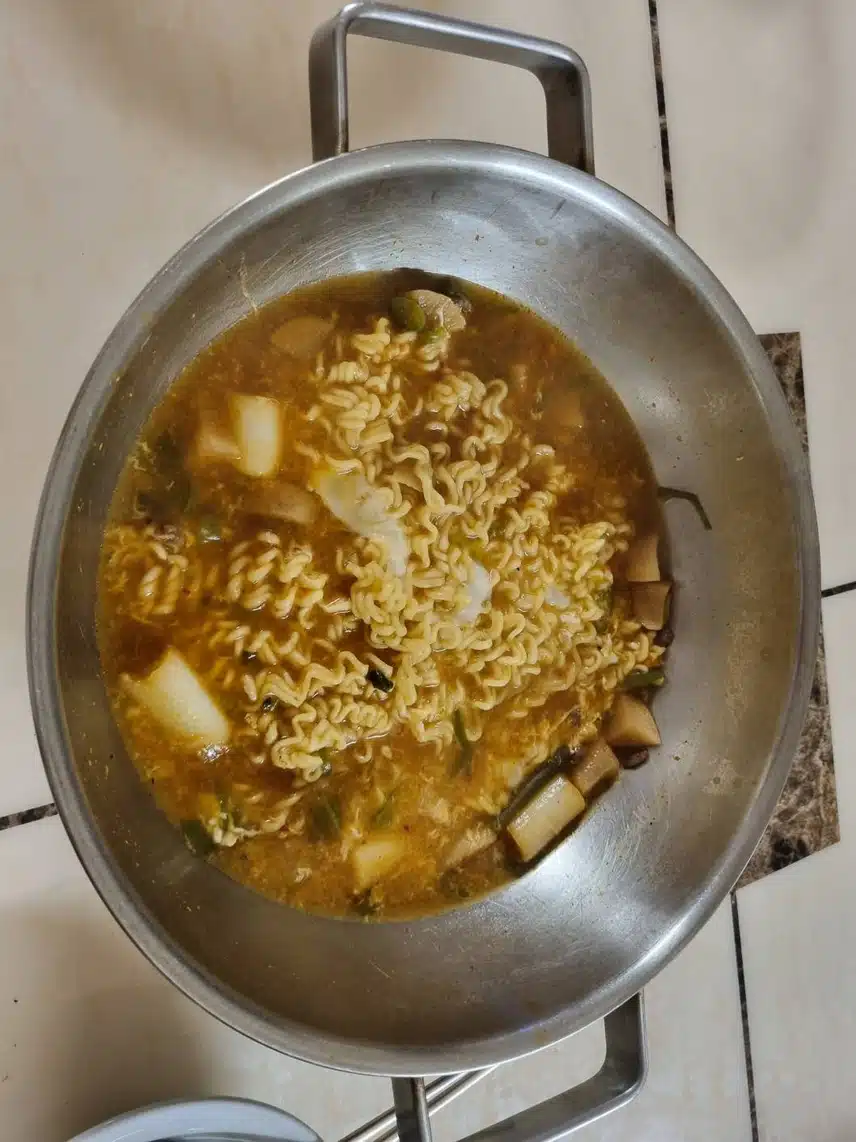 라면에게 지고 말았습니다