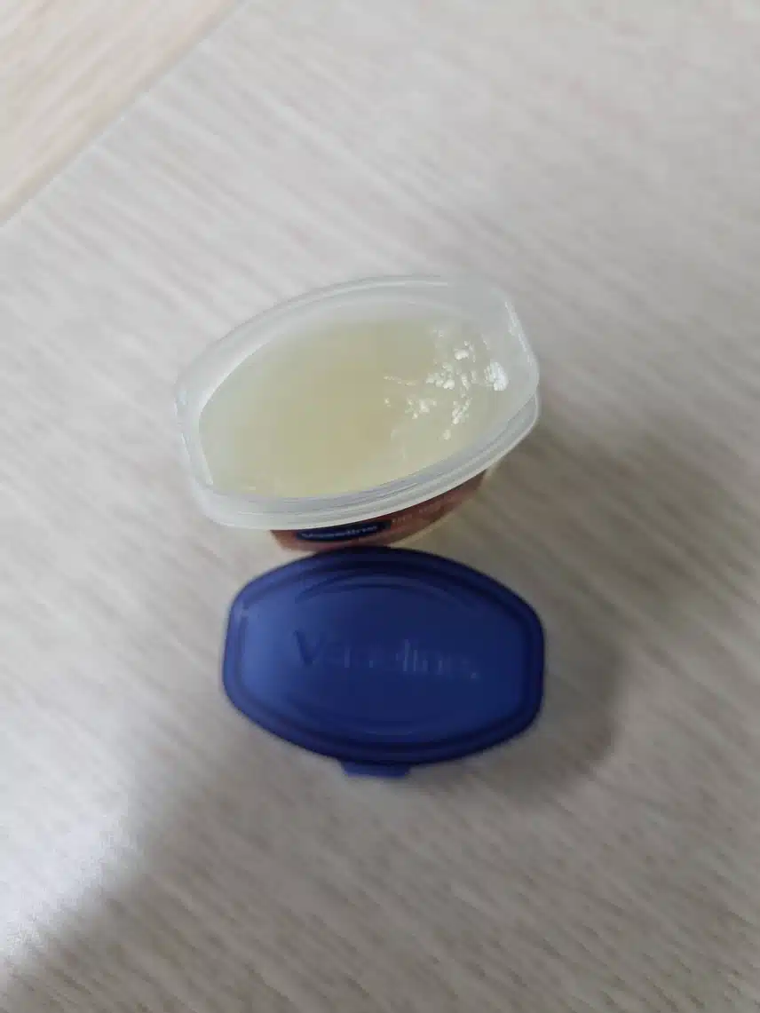 립밤 잘 바르고 계시죠?