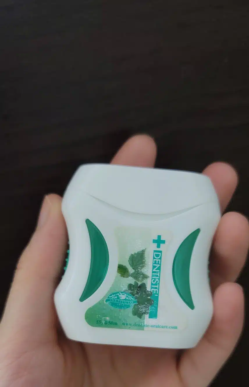 치아 사이를 깨끗하게 해주는 필수품 치실!