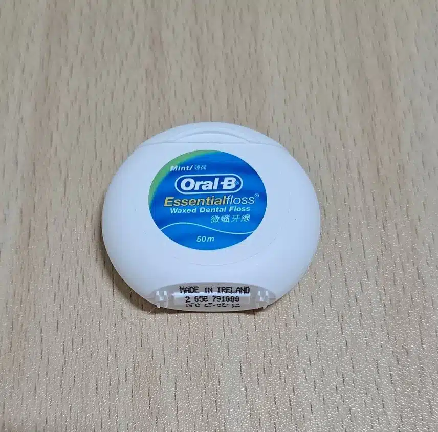 오랄비 에센셜 치실